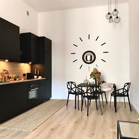 Black Velvet Apartment Cracovie Extérieur photo