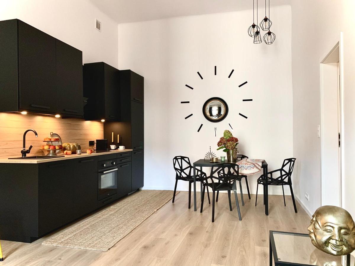 Black Velvet Apartment Cracovie Extérieur photo
