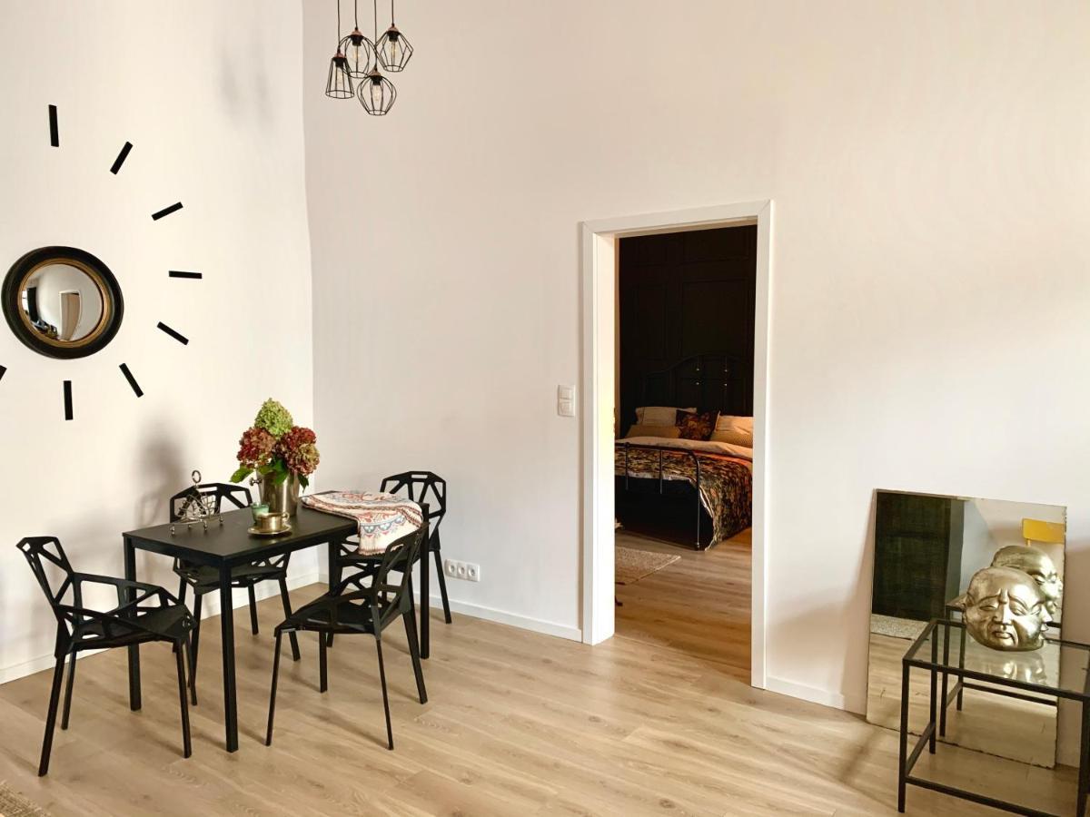 Black Velvet Apartment Cracovie Extérieur photo